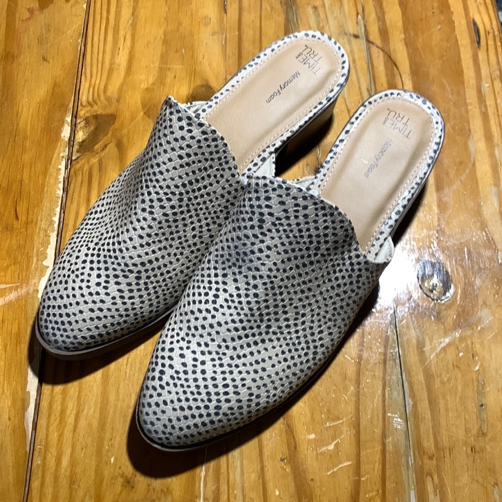 Slip on shoes.